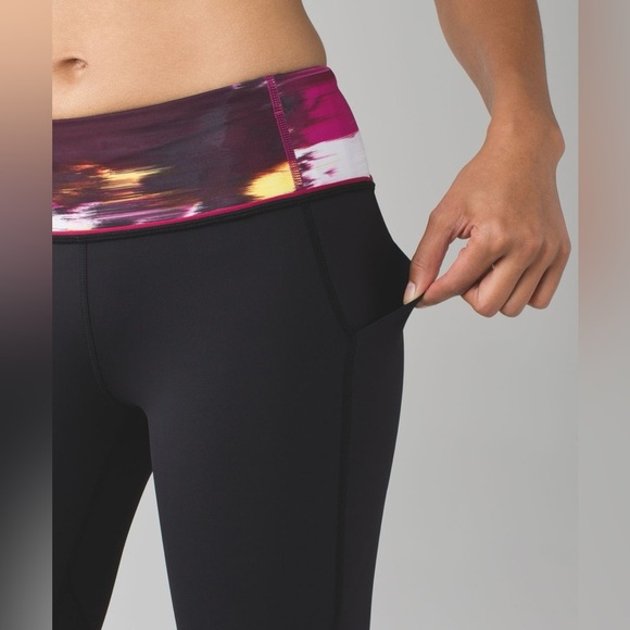 Lululemon Leggings Women's Size 8 US Black Red Pink Pace Rival Crop Luxtreme - Picture 8 of 13